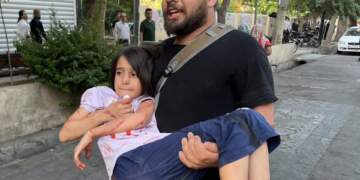 “Ishte një kasaphanë”! Mjekët në Iran po luftojnë për jetë mes kaosit të luftës me Izraelin