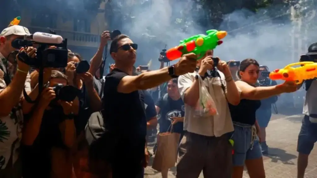 Banorët e Barcelonës rebelohen ndaj turizmit masiv: As kafen nuk e përballojmë dot më!