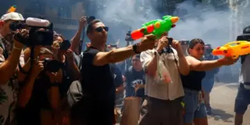 Banorët e Barcelonës rebelohen ndaj turizmit masiv: As kafen nuk e përballojmë dot më!