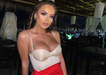 Moment i paharrueshëm: Xheisara sjell në jetë vajzën e saj të parë