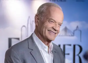 Kelsey Grammer në pritje të fëmijës së tetë: Një tjetër bekim në moshën 70-vjeçare