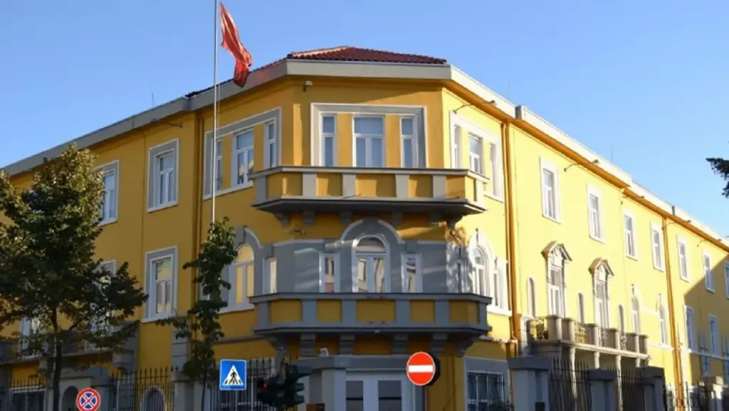 Publikimi i tezave në rrjetet sociale, reagon Ministria e Arsimit: Vepër e dënueshme