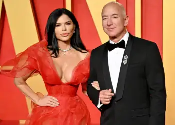 Jeff Bezos dhe Lauren Sánchez drejt “martesës së shekullit” në Venecia, ceremonia nis më 24 qershor