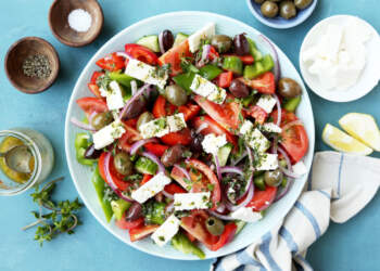 Top 10 ushqimet më të mira për drekë gjatë verës, të lehta, freskuese dhe plot vlera!