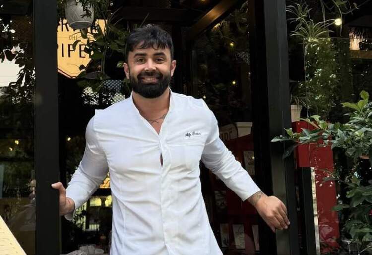 Ekskluzive! Zbulohet identiteti i vajzës misterioze pranë Alfios