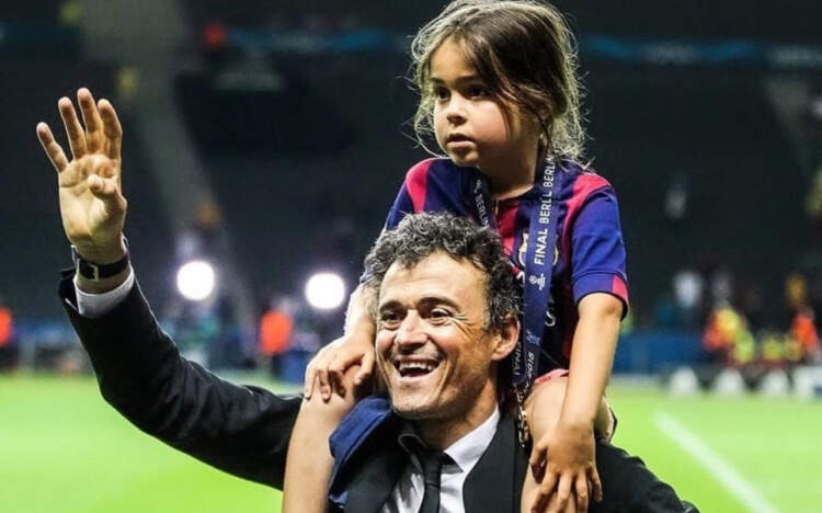 10 vite më parë festoi në fushë me të/ Luis Enrique nderoi të bijën e ndjerë pas fitores së Ligës së Kampionëve dhe bota shpërtheu në lot