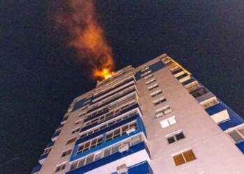 Sulm me dron në Ukrainë, humb jetën familja e zjarrfikësit: “Një tjetër tragjedi e shkaktuar nga Rusia”