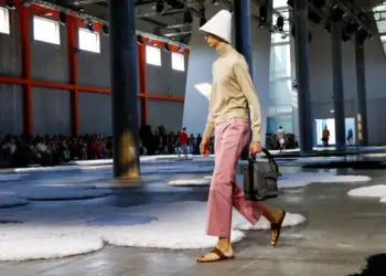 Pas polemikave, Prada njeh origjinën indiane të koleksionit të ri