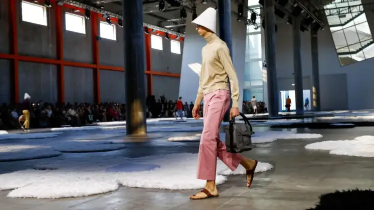 Pas polemikave, Prada njeh origjinën indiane të koleksionit të ri