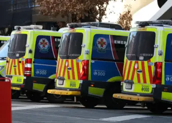 Ndërroi jetë nga mbidozë kafeine pasi priti 7 orë për ambulancë, tragjedia që tronditi Australinë