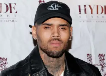 Chris Brown rrëfen anën e tij të padukshme: Dal fshehurazi për të ndjerë veten si njeri i zakonshëm