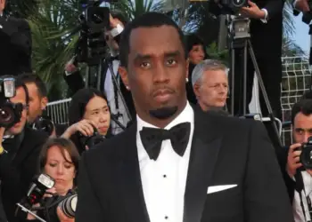 Strategji e pazakontë: Diddy nuk do të flasë në gjyq, as nuk do të thërrasë dëshmitarë