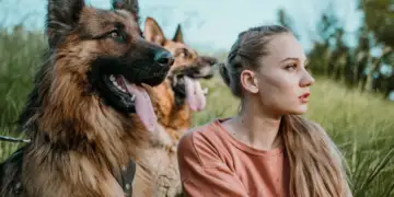 Cilat shenja të zodiakut duan të kalojnë më shumë kohë me kafshët e tyre shtëpiake sesa me njerëzit?