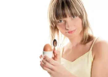 Çfarë përfiton trupi juaj kur hani vezë të ziera çdo ditë?