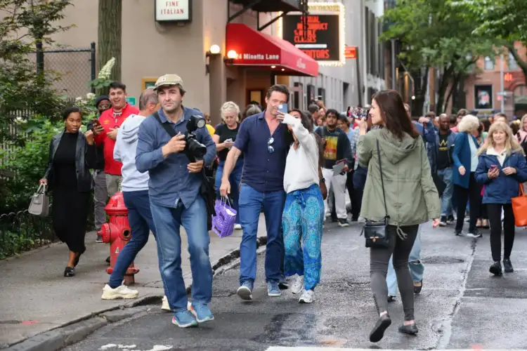 Momenti kur Hugh Jackmanin futet në makinën e një të panjohuri për t’i shpëtuar fansave