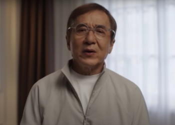 Jackie Chan shpjegoi pse nëna e tij nuk mundi t’i shihte filmat e tij deri në fund