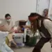 Vizitë e veçantë: Johnny Depp surprizon të vegjlit i veshur si Jack Sparrow