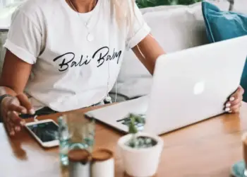 Pesë vende ku nuk duhet ta lini kurrë celularin tuaj