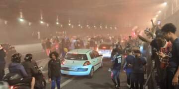 Festa kthehet në guerilje në Paris, nga fishekzjarret te kaosi dhe viktimat