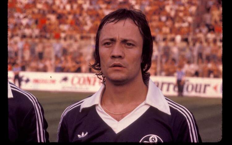 Futbolli në zi, ndahet nga jeta ish-lojtari i njohur francez dhe ikona e Olympique Lyon