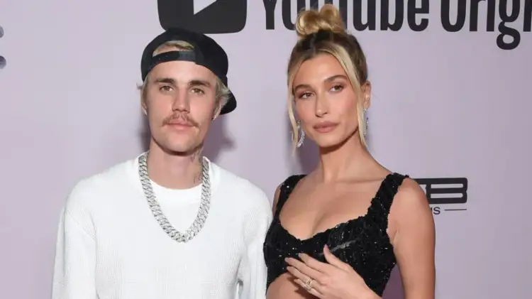 Justin dhe Hailey po përpiqen ta shpëtojnë martesën e tyre, detaje: Artisti është i frustruar