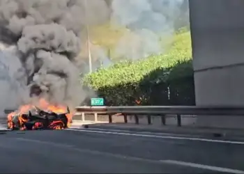 Pse supermakinat marrin flakë kaq lehtë?