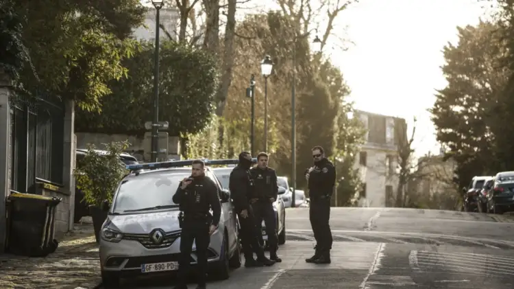 Debat për luftën: Ukrainasi sulmon fqinjin rus në Francë