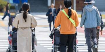 Paradoksi i lindjeve: Në vendin me lindshmërinë më të ulët, klinikat e fertilitetit njohin bum