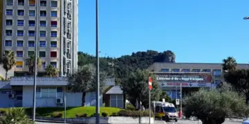 Tronditje në Itali/ Foshnja rezulton pozitive me kokainë, rrëmbehet nga babai