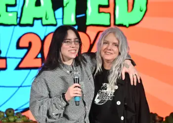 Billie Eilish: Nuk kam pasur kurrë letra të thata në shtëpinë time