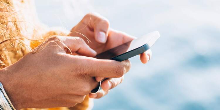 Studim: Njerëzit që shkruajnë mesazhe të gjata janë më empatikë dhe emocionalisht inteligjentë