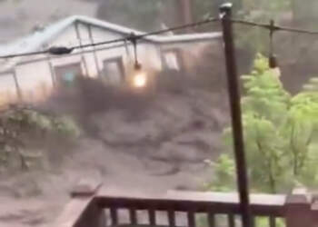 Tragjedi në New Mexico! Përmbytjet marrin jetën e tre personave, mes tyre dy fëmijë