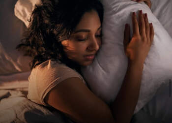 Fle më gjatë në fundjavë? Zemra jote të falënderon!