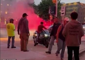 Hero edhe jashtë ekranit: Momoa ndërhyn në një aksident me motor