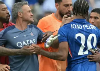 Goditi me shuplakë futbollistin e Chelsea-t pas finales së Botërorit, Luis Enrique “thyen” heshtjen