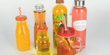 A e keni vënë re? Pse pijet në shishe qelqi na duken gjithmonë më të shijshme!