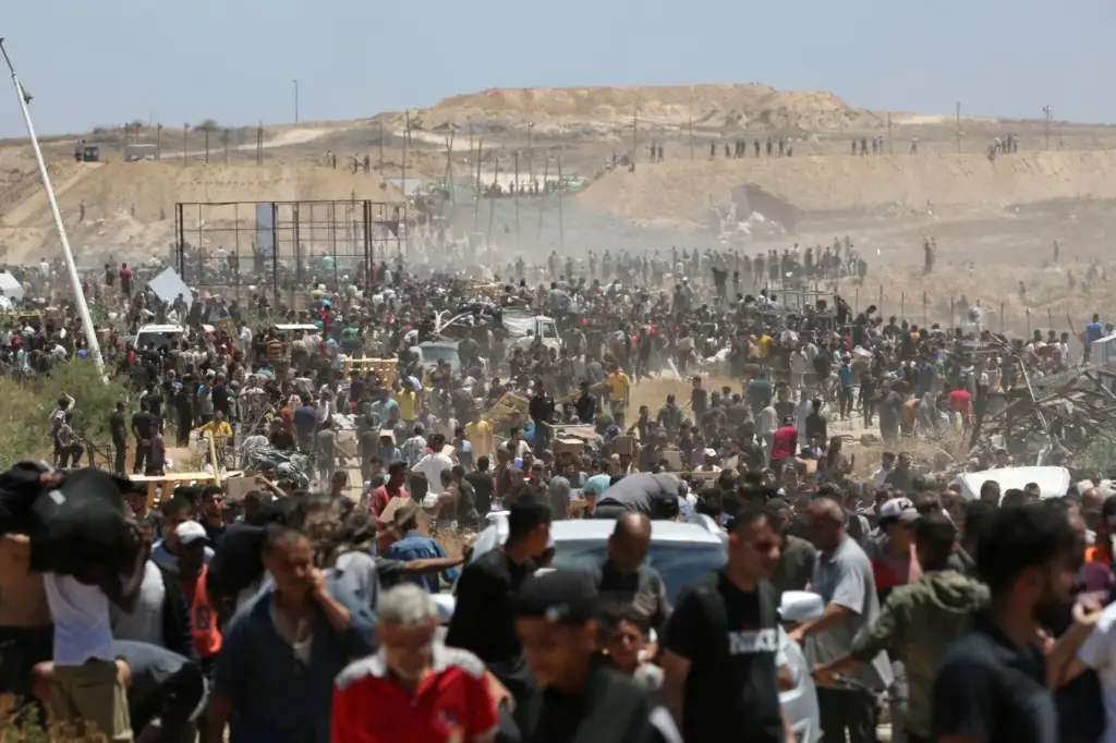 Gaza: Të paktën 20 palestinezë humbin jetën në një shpërndarje ndihmash mes kaosit dhe akuzave politike
