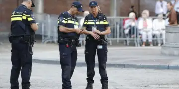 Holandë: Mësuesi 53-vjeçar goditet me thikë teksa përpiqej të ndalte një sherr në shkollë