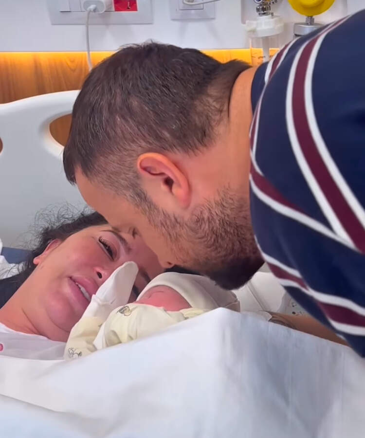 Dafina Zeqiri publikon pamjet nga lindja e djalit