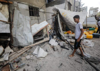 Të paktën 90 të vrarë në Gaza nga sulmet ajrore izraelite, mes tyre civilë që prisnin ndihma