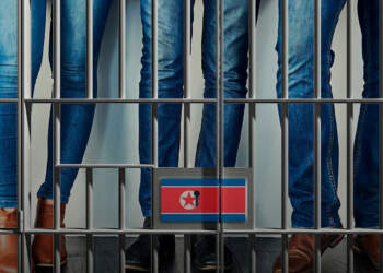 E dinit? Në Korenë e Veriut, veshja e xhinseve blu konsiderohet krim kundër shtetit