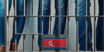 E dinit? Në Korenë e Veriut, veshja e xhinseve blu konsiderohet krim kundër shtetit