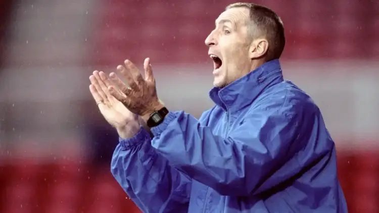 Futbolli britanik në zi, ndahet nga jeta Joey Jones, ikonë e Liverpool-it dhe Uellsit