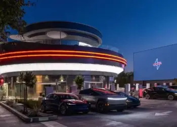 Çfarë është Tesla Diner dhe pse po flet gjithë LA?