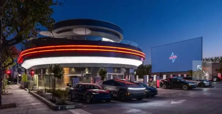 Çfarë është Tesla Diner dhe pse po flet gjithë LA?