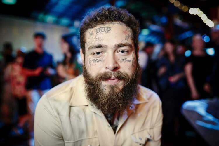 Lufta për vajzën përfundon me paqe! Çfarë ndodhi mes Post Malone dhe ish-it?