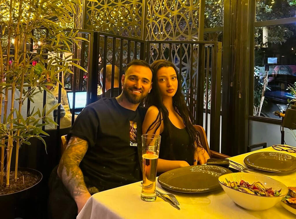 “Meriton botën”/ Kevin surprizon Anën në Paris për ditëlindje