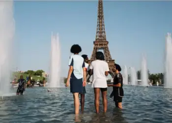 Tragjedi në Pallatin e Versajës: Ndërron jetë vajza 10-vjeçare nga nxehtësia