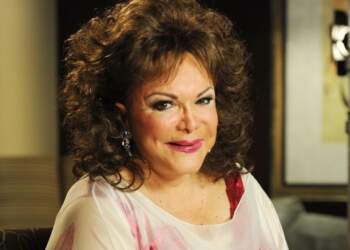 Legjenda e muzikës, Connie Francis, kalon sërish në terapi intensive