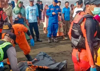 Tragjedi në detin indonezian: Trageti përmbyset në rrugën drejt Balit, të paktën katër viktima